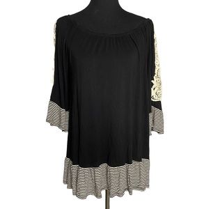 Emerald Boutique Top Medium Lace Striped Loose Fit